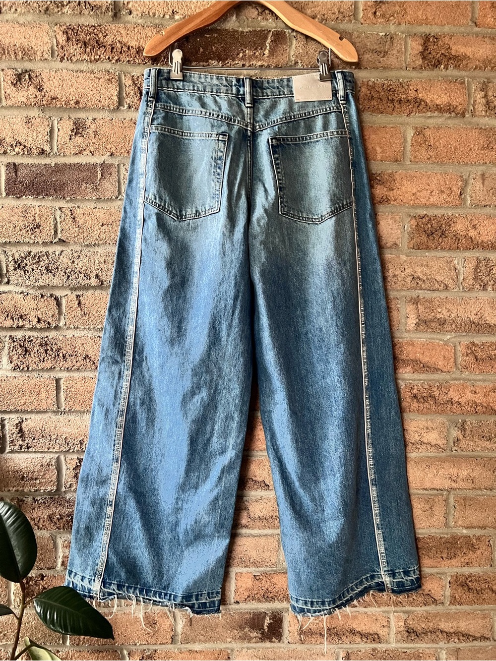 Free People We The Free Logo Seam Wide Leg Jeans Size 28 Raw Hem Denim - Picture 3 of 10